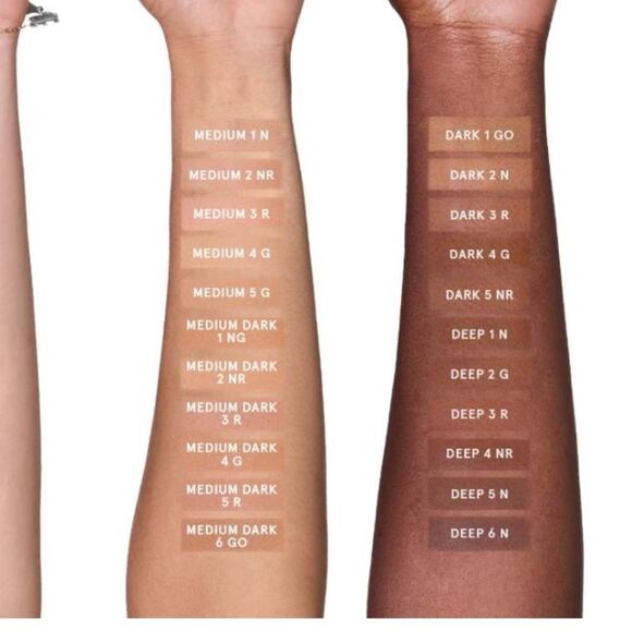 ONE/SIZE by Patrick Starrr
Turn Up The Base Versatile Powder Foundation - Picture 3 of 6